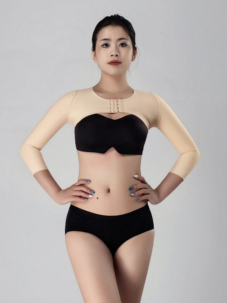 Áo gen tay lỡ cài trên ngực SCASA 3036